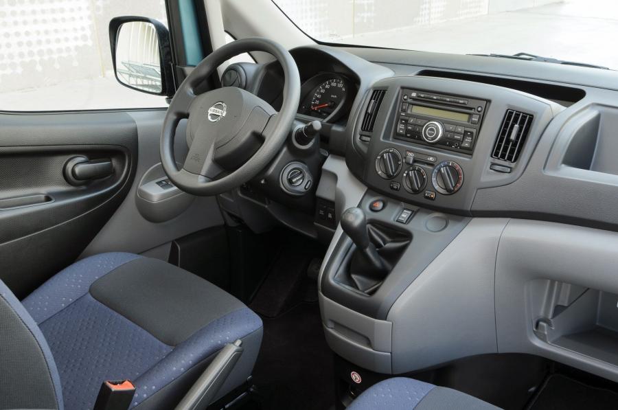  Nissan NV200 2009 года  (фото 45 из 108)